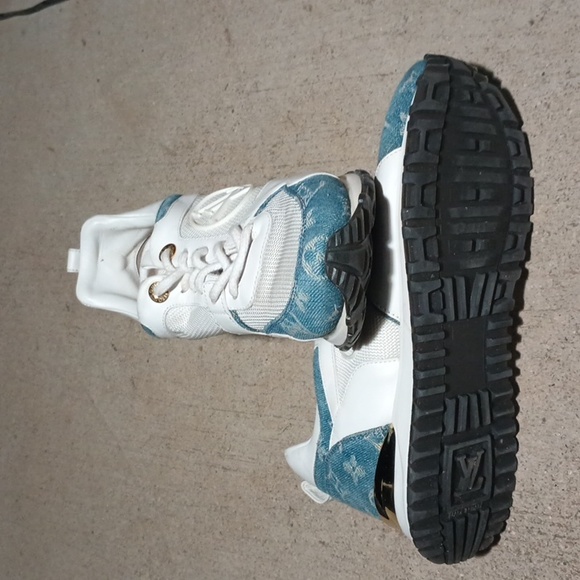 Louis Vuitton,, - Picture 4 of 7